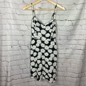 SO Dress. Daisy Spring Dress with Pockets! Size Small